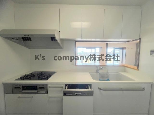 茅ヶ崎市南湖1丁目　ダイアパレス茅ヶ崎南湖のキッチン|白を基調とした清潔感のある対面式システムキッチン☆