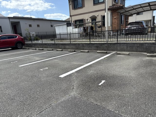 パセオカサベルデの駐車場