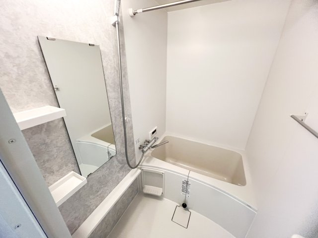 クリエオーレ鷹合の浴室