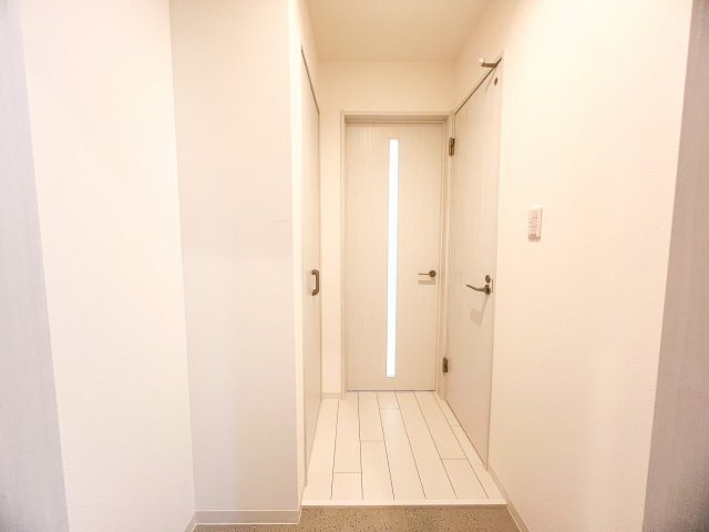 クリエオーレ鷹合の玄関