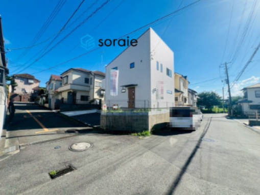 入間市南峯　の前面道路含む現地写真