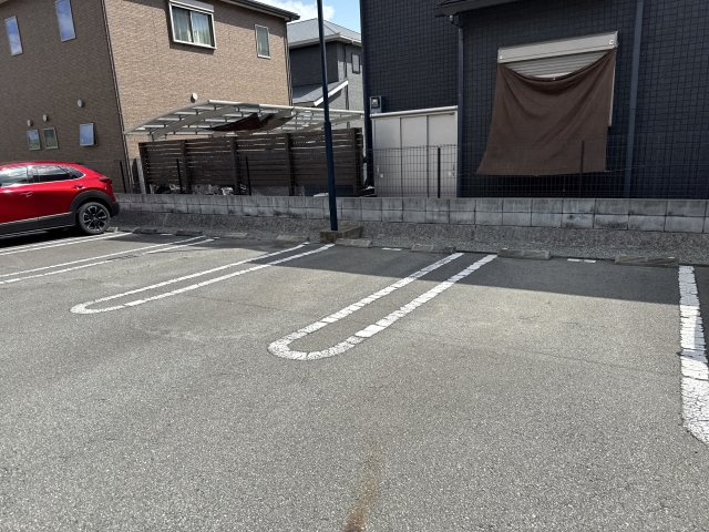 ブロッサムの駐車場