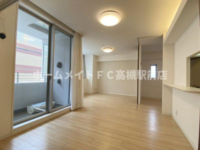 【居間・リビング】 | アーバネックス高槻芥川 | 706号室の写真です。