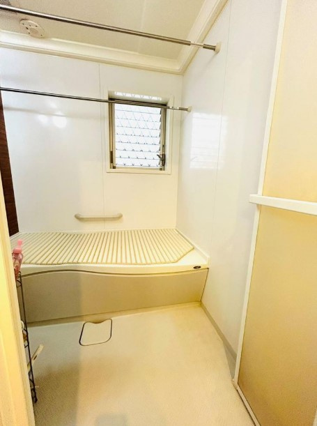 京田辺市薪堀切谷の浴室