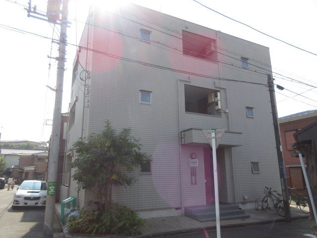 メゾン神之木台Ⅱのエントランス|震耐火に優れた旭化成へーベルメゾン