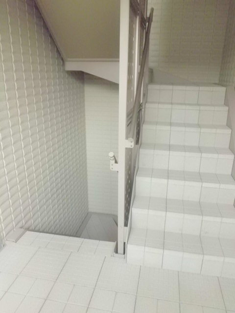 メゾン神之木台Ⅱのその他共用部分|内階段