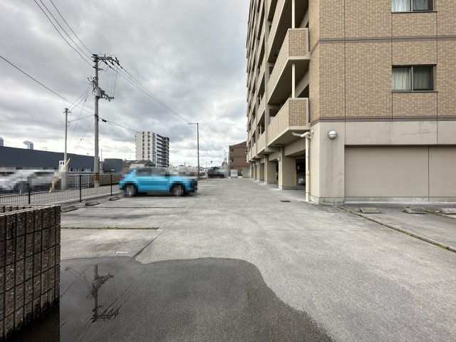 エルフィーノⅡの駐車場