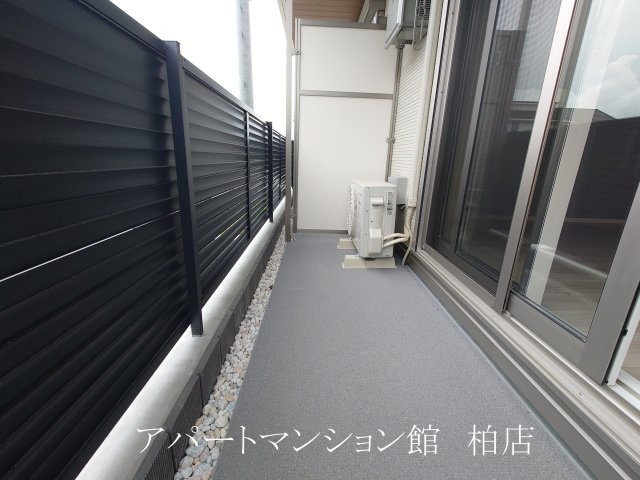 コニフェールⅡのバルコニー