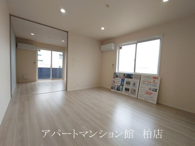 コニフェールⅡの居間・リビング