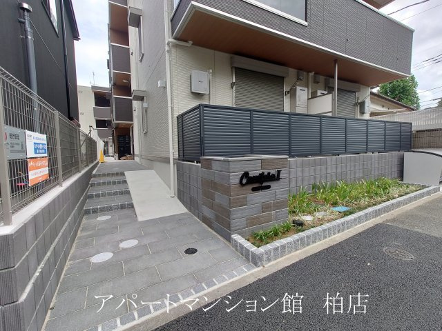 コニフェールⅠのエントランス