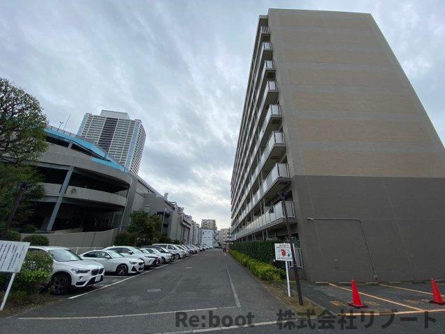 コンフォート津田沼弐番館の駐車場
