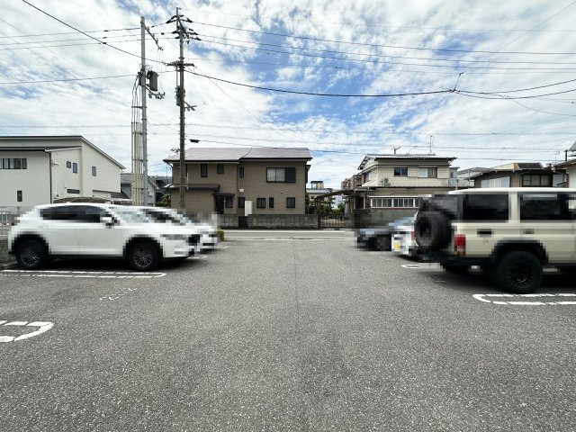 シャーメゾン・フェリシードの駐車場