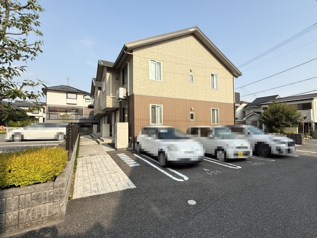 シャーメゾン フォルトゥーナの駐車場