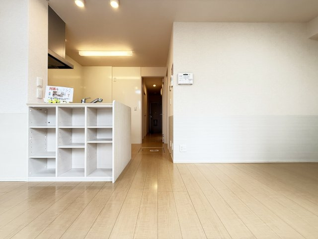 フラッツ福井東町の居間・リビング