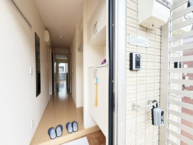 フラッツ福井東町の玄関