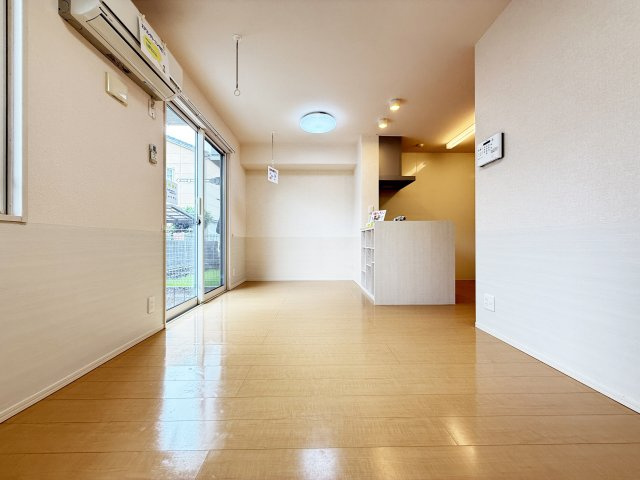 フラッツ福井東町の居間・リビング