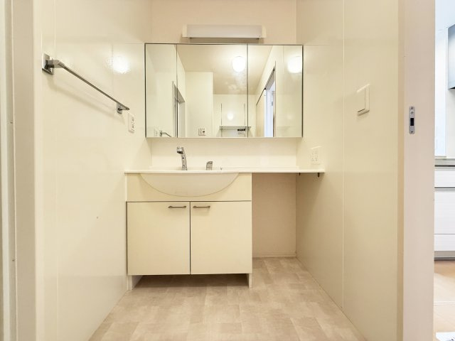 フラッツ福井東町の独立洗面台