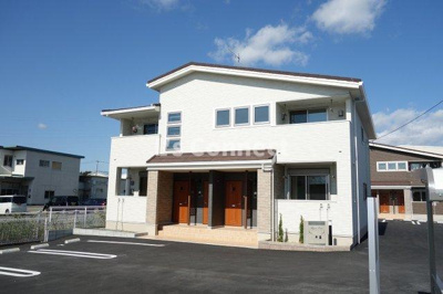 【外観】 | リジエール・フォレⅠ | ２０１７年築のアパートです。