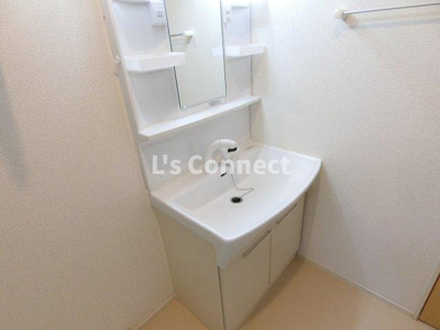 【洗面所】 | リジエール・フォレⅠ | 朝の支度もスムーズな独立洗面台。