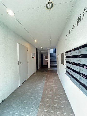 神戸市灘区友田町４丁目の賃貸マンションのロビー