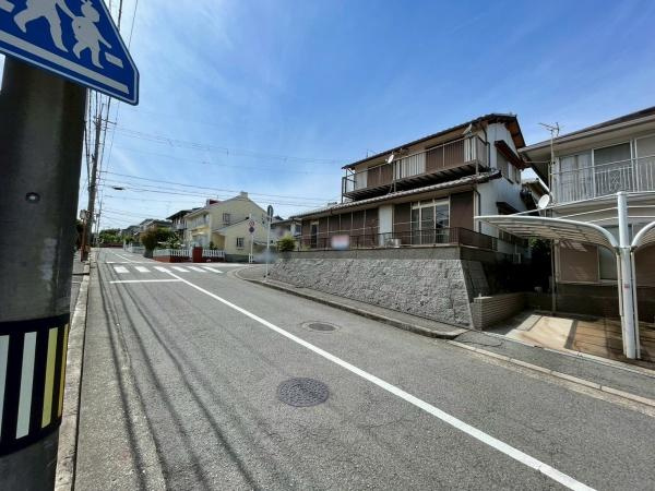 和歌山市大谷　中古戸建の前面道路含む現地写真