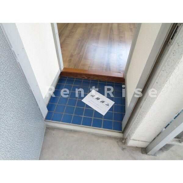 ハイツリトルパークの玄関