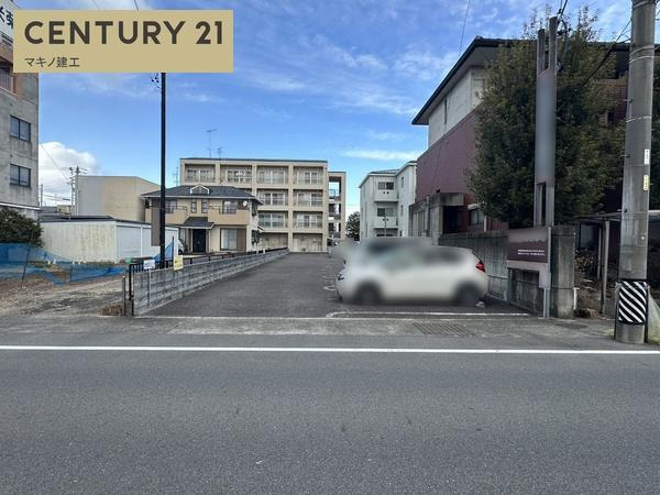 岐阜市柳森町２丁目の売地の前面道路含む現地写真