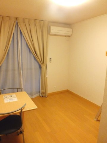 レオパレスコートドールの居間・リビング|ゆったり過ごせる居間です