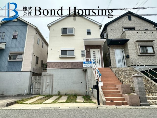 お車並列2台駐車可　有瀬　築22年の外観