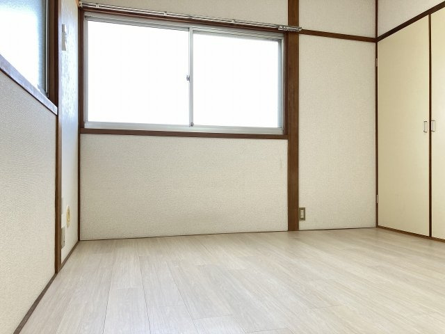 ハイツやまびこＢの洋室