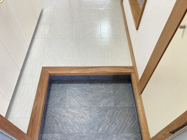 ハイツやまびこＢの玄関
