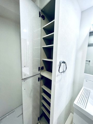 【ランドリースペース】 | ノーブル猿江恩賜公園WEST | ランドリスペースには収納棚もついてます