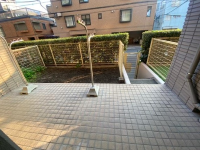 【その他】 | ノーブル猿江恩賜公園WEST | 専用庭には階段があります。