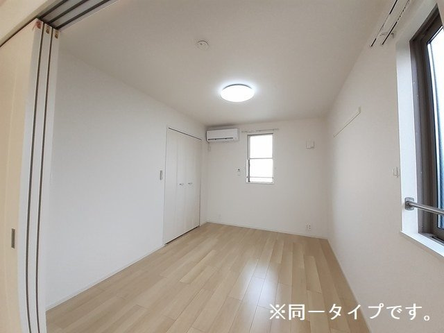 セレニテ　Ｒの洋室