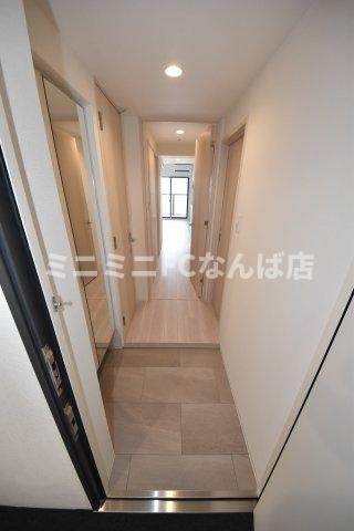 コンフォリアリヴ北浜平野町の玄関