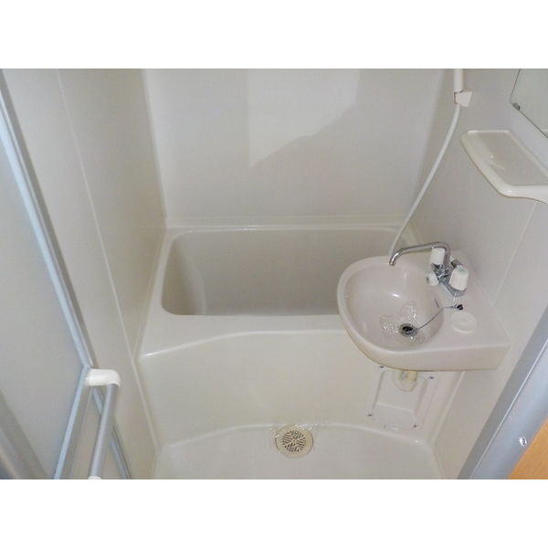 アールイーステージ刈谷の浴室