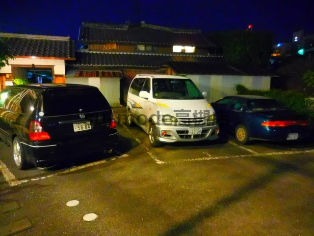 一刻館の駐車場