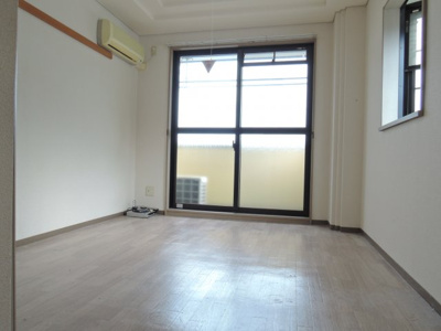 【居間・リビング】 | NOAH | 同マンション別部屋