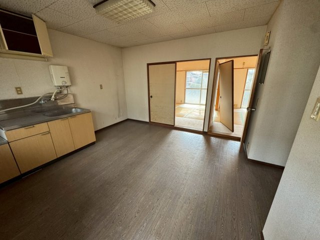 広島県竹原市　２棟アパートの居間・リビング