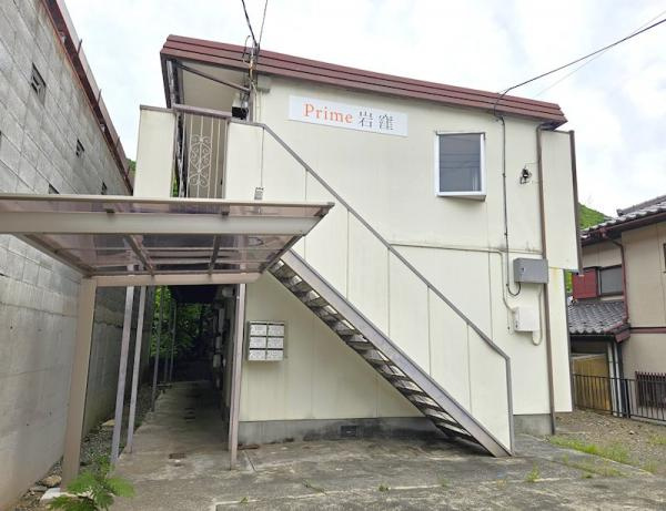 甲府市岩窪町 一棟アパートの外観