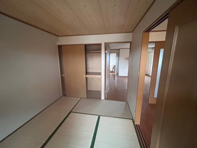 三重県名張市 ２棟一括マンションの和室