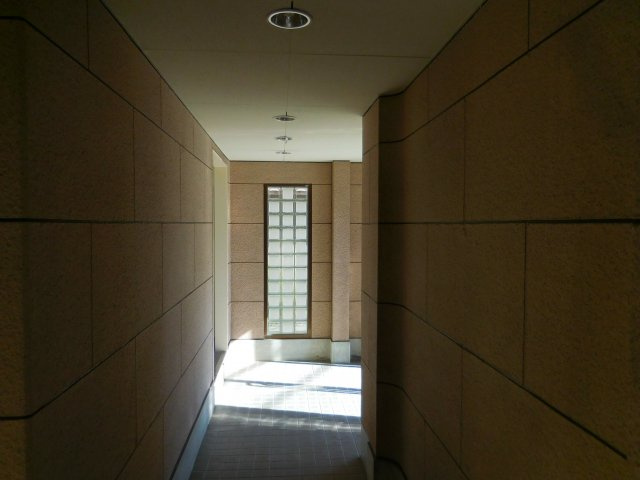 CHERRY AKUTAのエントランス