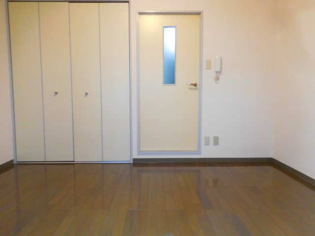 CHERRY AKUTAの寝室