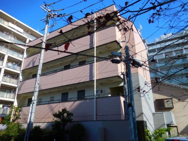CHERRY AKUTAの外観