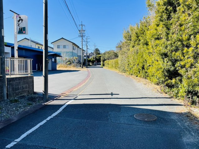 御前崎市佐倉平屋・店舗の前面道路含む現地写真