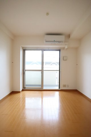 大阪市都島区善源寺町２丁目の賃貸マンションの居間・リビング