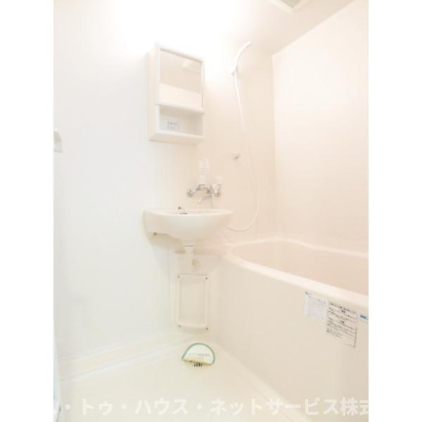 CUBIC Square の浴室