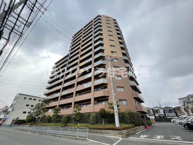 サンメゾン寝屋川の外観|新しい生活にいかがでしょうか？外観はお住まいの顔になります。こだわりたいポイントですね。水回りリフォームやリノベーションも承ってます。
■現地見学・資金計画相談・住宅ローン相談もお問合せ受付中■