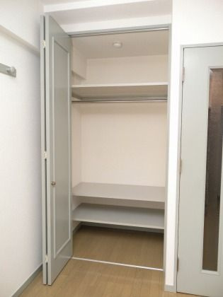 【収納】 | ロイヤルコンフォートロコ六本松 | 別号室の写真になります。現況優先。