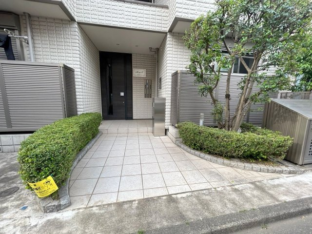 Ｍ ａｎｄ Ｔのエントランス|オートロック付きのエントランス